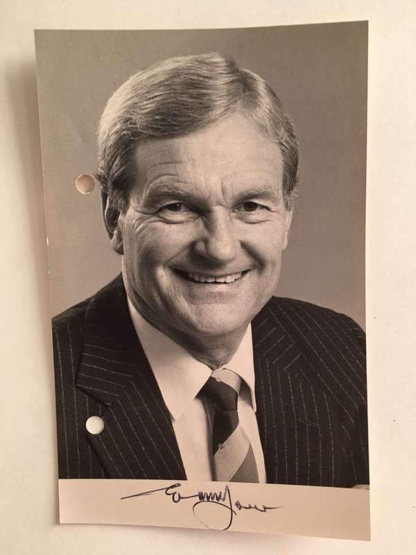 LOVELY AUTOGRAPHED PHOTO AND LETTER OF FORMER MINISTER OF THE BUDGET - 1985