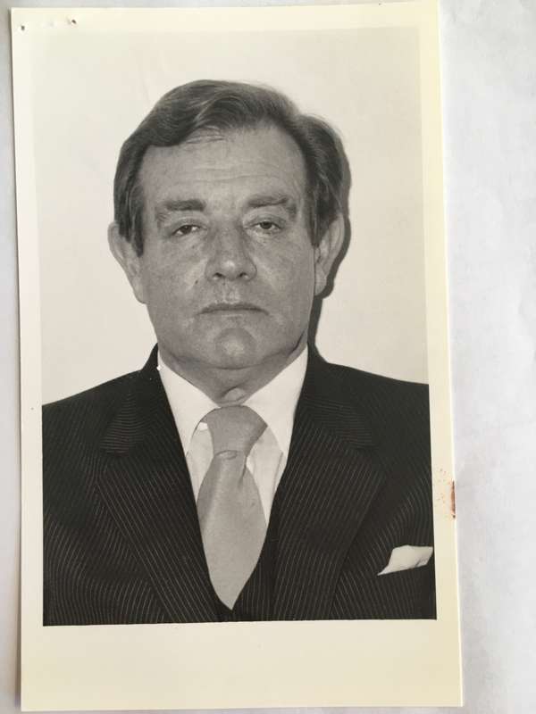 AUTOGRAPHED PHOTO OF FORMER MINISTER P. CRONJE - 1983