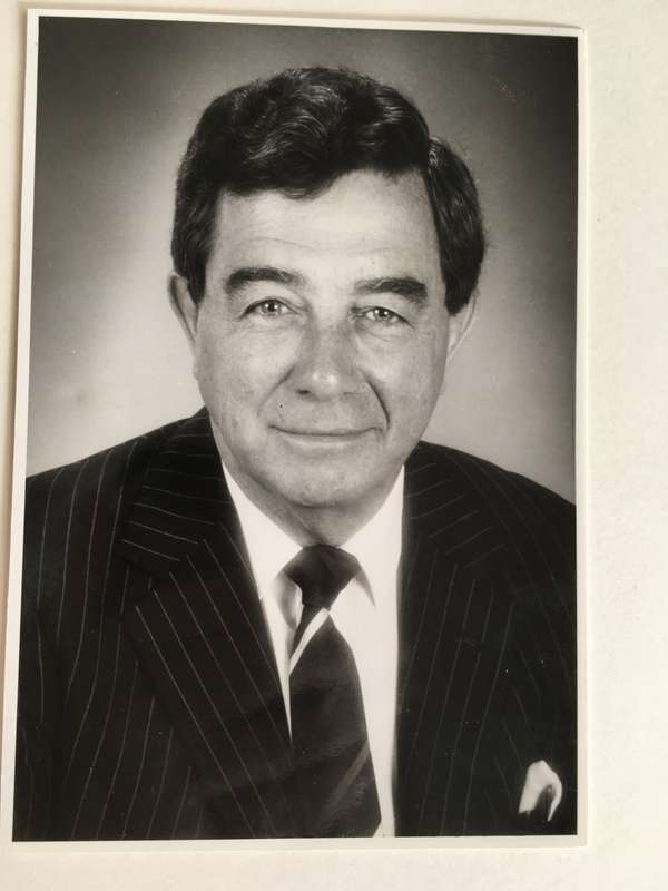 LOVELY AUTOGRAPHED PHOTO AND LETTERS AND CARDS FROM THE FORMER OPPOSITION LEADER ZACH DE BEER