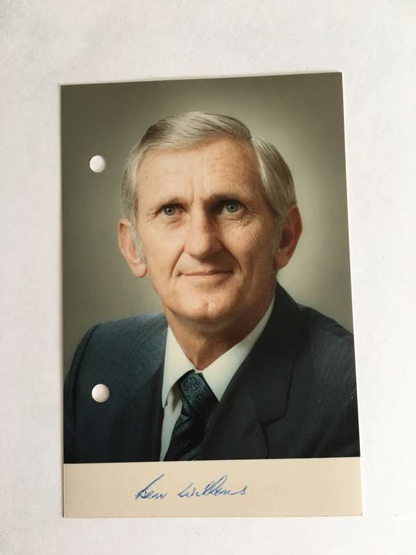 LOVELY  AUTOGRAPH AND LETTER FORMER MINISTER DEPUTY LAND AFFAIRS - 1985  B.H. WILKENS - 1985