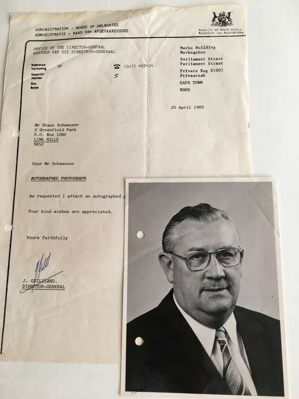 LOVELY AUTOGRAPHED PHOTO AND LETTER - FORMER DIRECTOR-GENERAL 1985