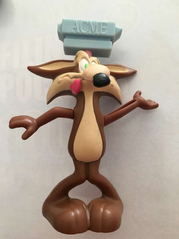 WILEY COYOTE FROM  THE ROAD RUNNER MC DONALDS