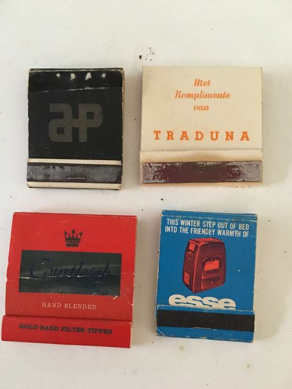 4 VINTAGE MATCH BOOKS MATCHES IN
