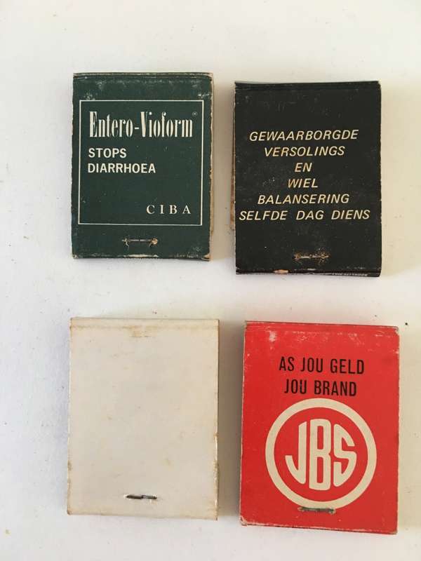 4 VINTAGE MATCH BOOKS MATCHES IN