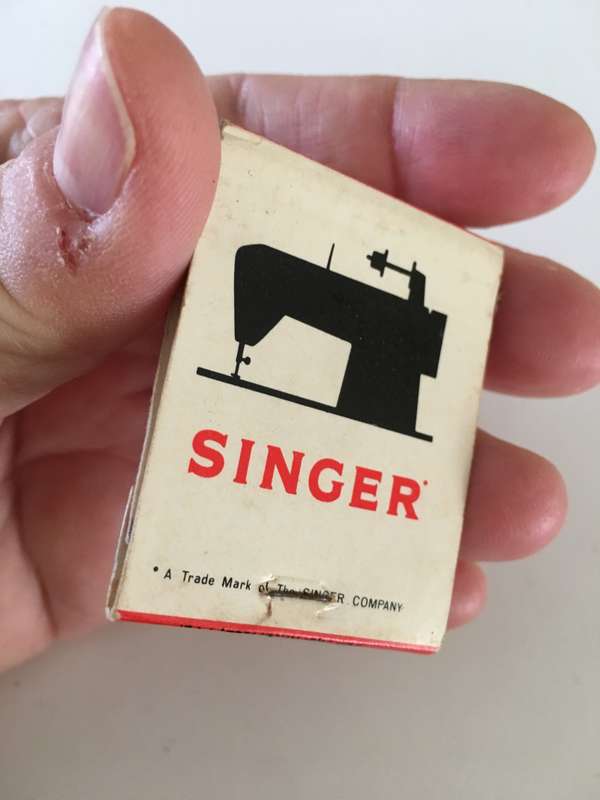 VINTAGE MATCH BOOK - SINGER
