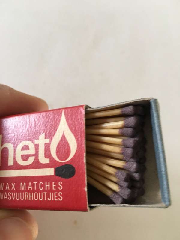 VINTAGE BOX OF MATCHES WITH MATCHES