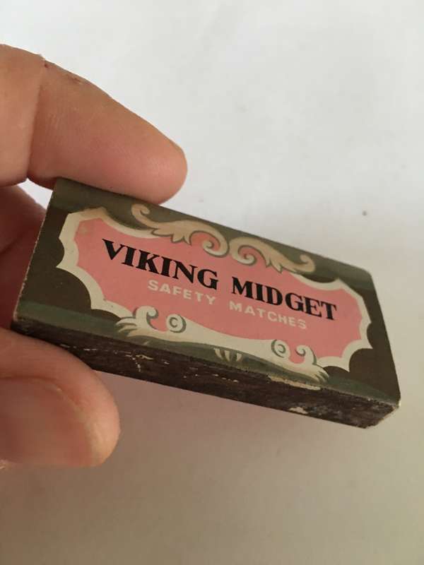 VINTAGE MATCH BOX WITH MATCHES