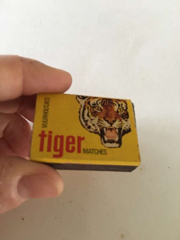 VINTAGE MATCH BOX EMPTY