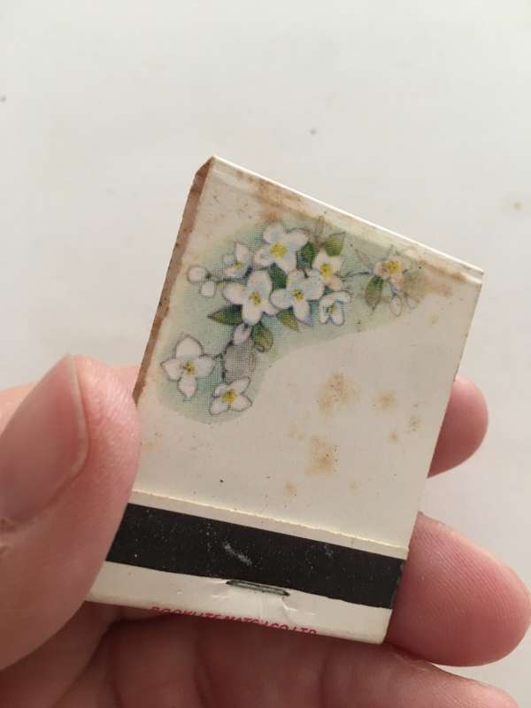 VINTAGE MATCH BOOK WITH MATCHES