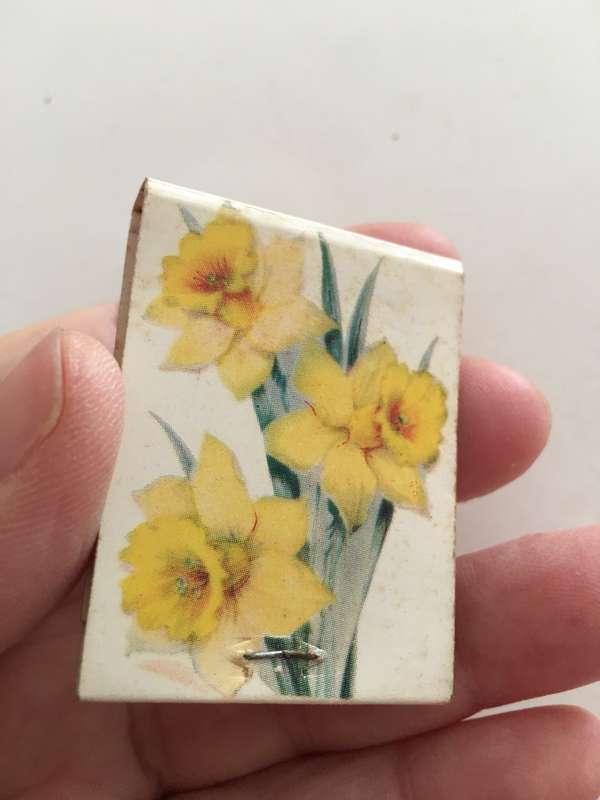 VINTAGE MATCH BOOK WITH MATCHES