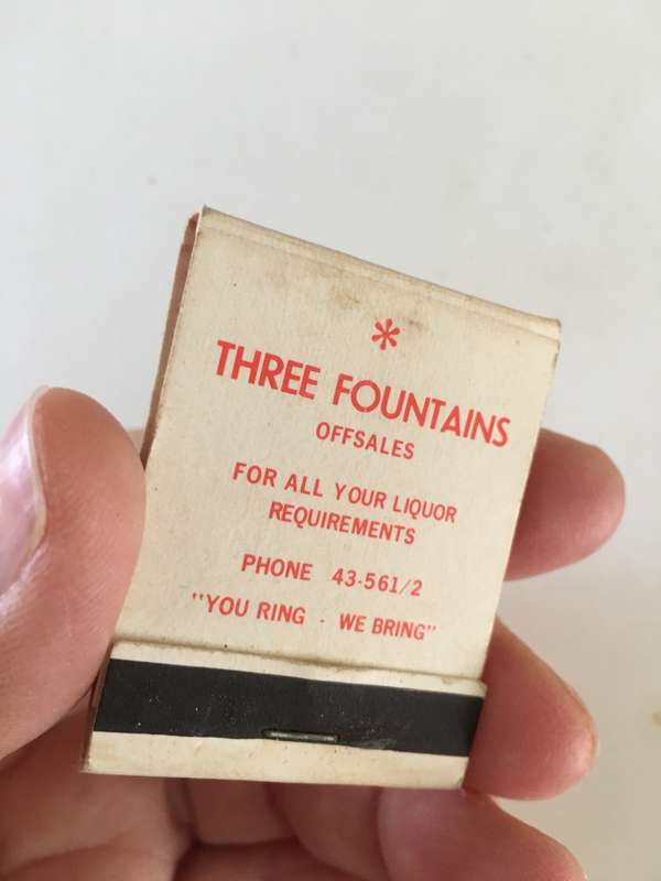VINTAGE MATCH BOOK WITH MATCHES