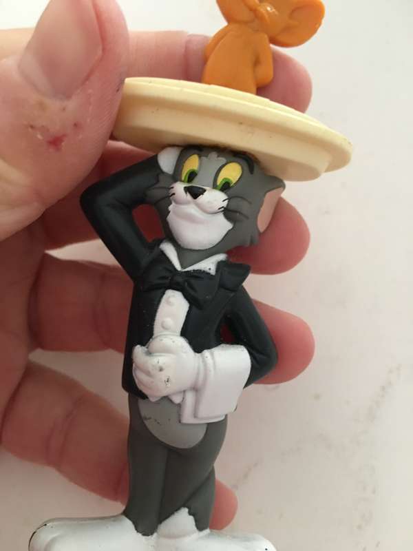 VINTAGE MC DONALDS 2010 - TOM AND JERRY FIGURINE