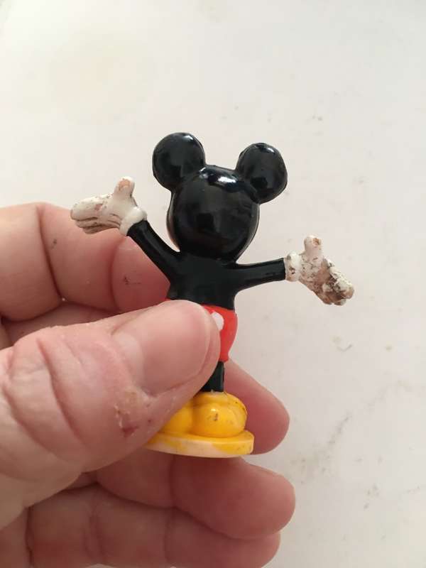 VINTAGE PVC DISNEY MICKEY MOUSE   HAND DAMAGED NEEDS TLC REDUCED