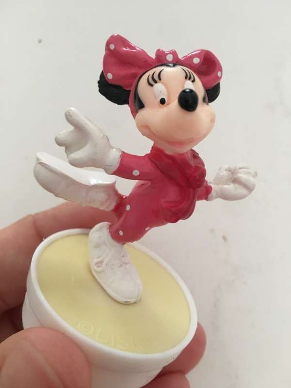 VINTAGE SMALL PVC DISNEY NESTLE MINNIE MOUSE FIGURE