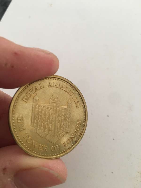 GREAT BRITAIN THE TOWER OF LONDON  TOKEN HELMET BRONZE COIN