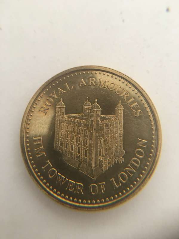 GREAT BRITAIN THE TOWER OF LONDON  TOKEN HELMET BRONZE COIN