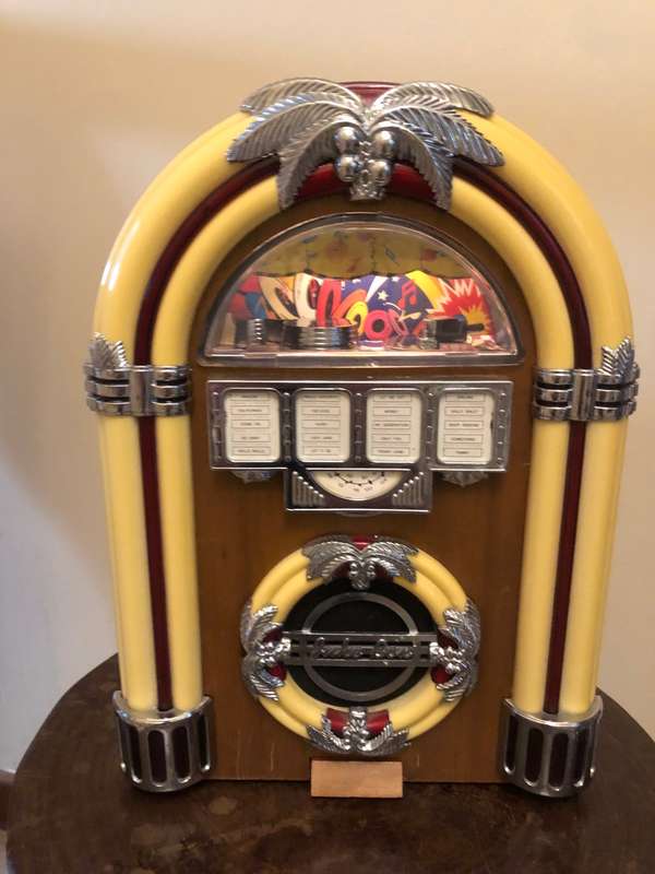 RETRO COUNTERTOP JUKEBOX RADIO