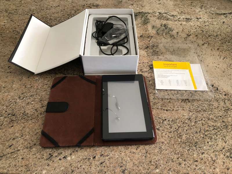 UNUSED TELEFUNKEN WIRELESS 7 INCH SCREEN NETPAD AND E-READER WITH COVER IN ORIGINAL BOX