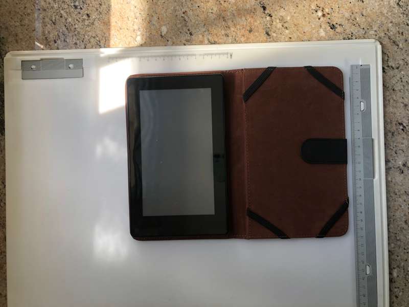 UNUSED TELEFUNKEN WIRELESS 7 INCH SCREEN NETPAD AND E-READER WITH COVER IN ORIGINAL BOX