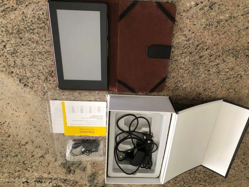 UNUSED TELEFUNKEN WIRELESS 7 INCH SCREEN NETPAD AND E-READER WITH COVER IN ORIGINAL BOX