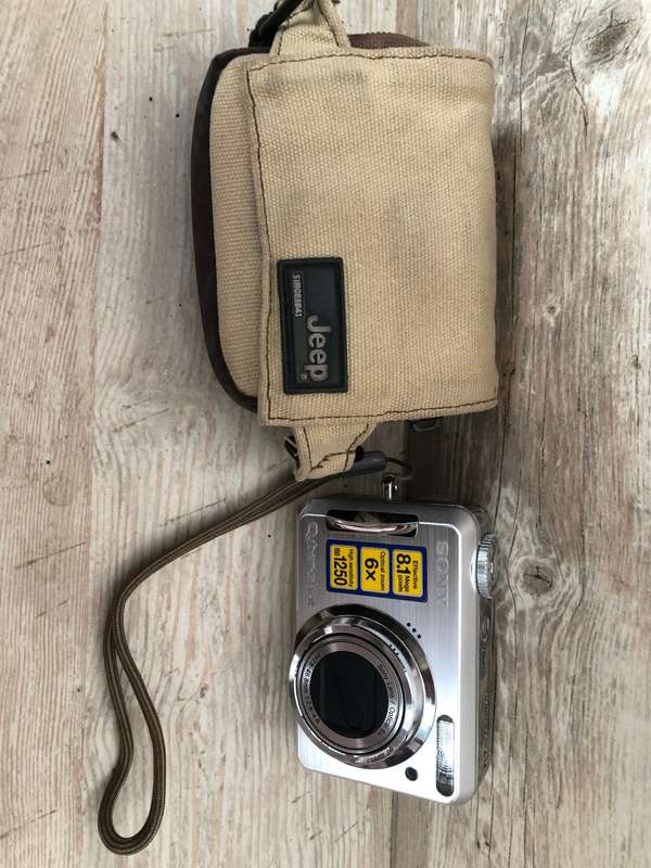 BULK DEAL - THREE CAMERAS ONE PENTAX ESPIO 140M ONE CANON POWERSHOT A400 AND ONE SONY CYPER-SHOT
