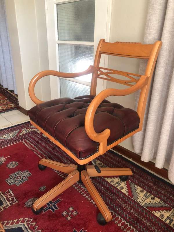 GORDON FRASER SWIVEL DESK CHAIR IN VERY GOOD CONDITION