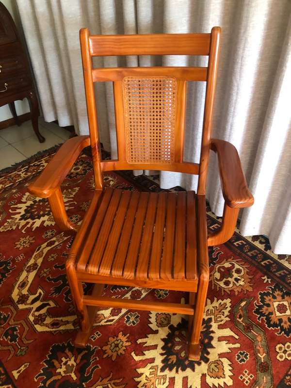OREGON PINE ROCKING CHAIR