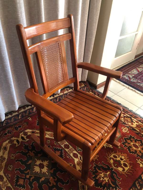 OREGON PINE ROCKING CHAIR