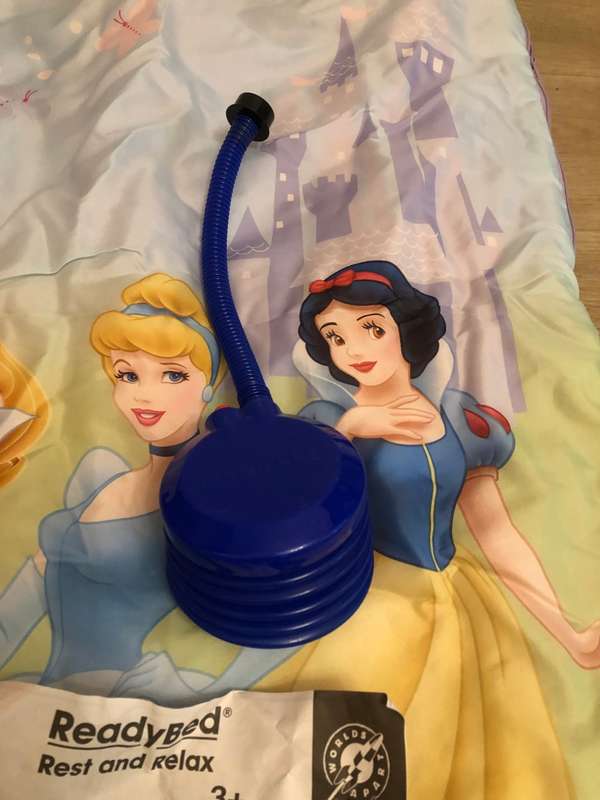 ALL-IN-ONE TODDLERS' DISNEY PRINCESSES READYBED IN VERY GOOD CONDITION.