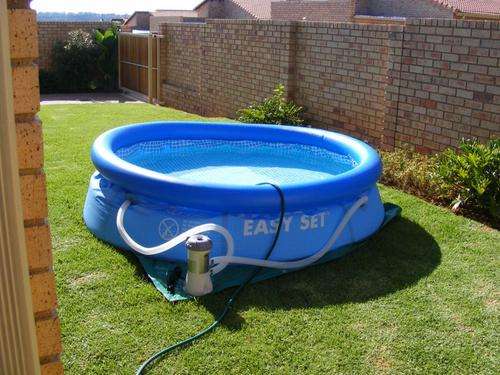 INTEX 244 by 76 cm pool with filter/pump