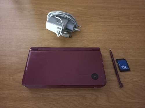 Nintendo DSi XL - Burgandy