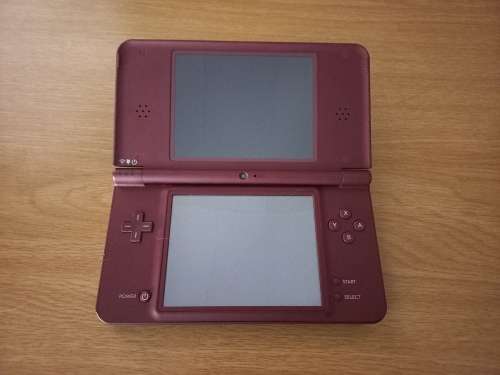 Nintendo DSi XL - Burgandy