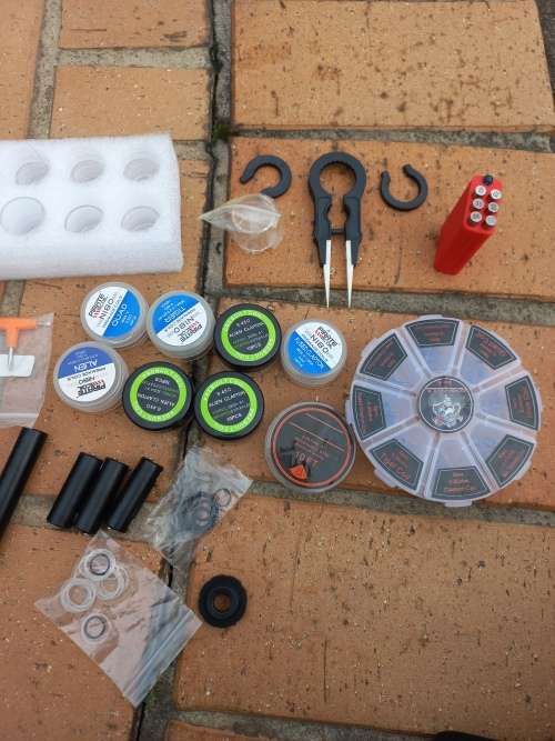 Random lot of vape accessories