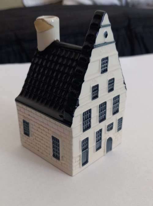 Blue Delft KLM Airlines BOLS Amsterdam Delft Bols Miniature House 35
