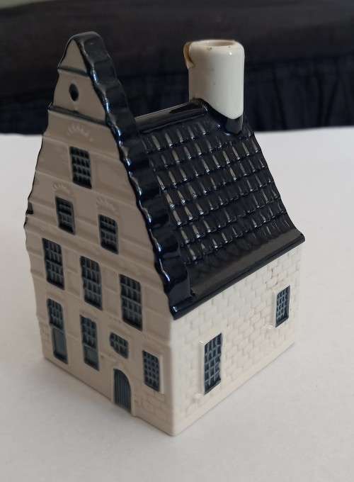 Blue Delft KLM Airlines BOLS Amsterdam Delft Bols Miniature House 35
