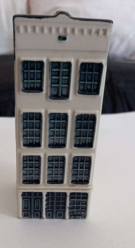 Blue Delft KLM Airlines BOLS Amsterdam Delft Bols Miniature House 47