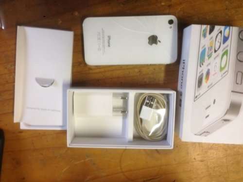 iPhone 4 S 8GB relisted due to w%%^^kers