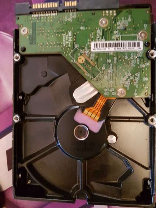 Intel 180Gb SSD, Samsung 128Gb SSD, WD 500Gb HD