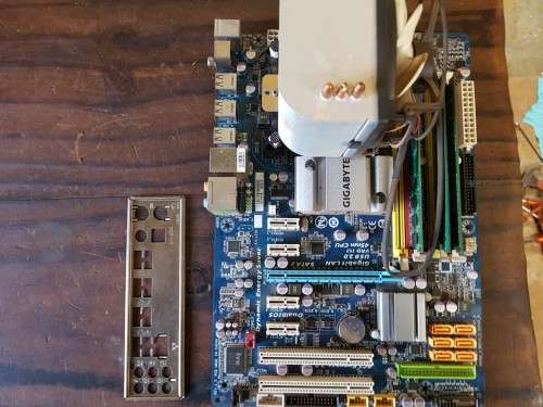 Motherboard Gigabyte + CPU Q9400+ Memory 6Gb