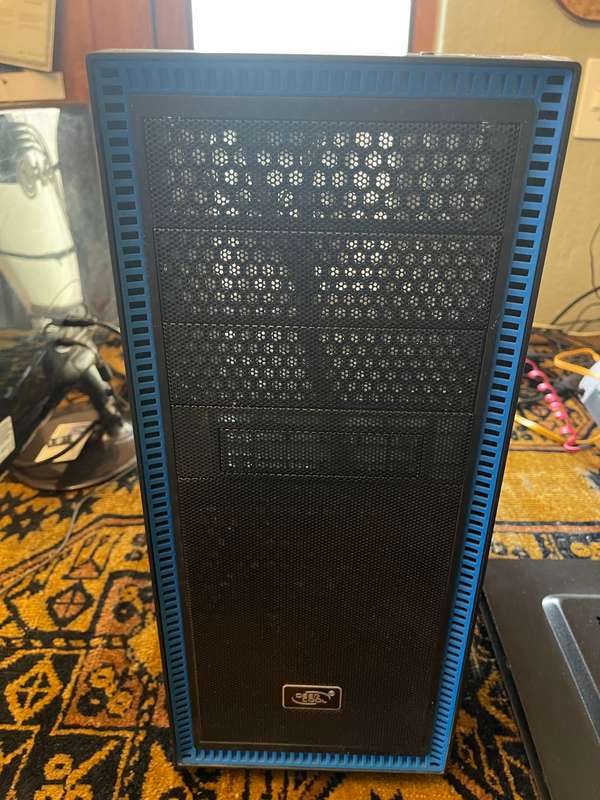 Deep Cool Computer Case Well looked after