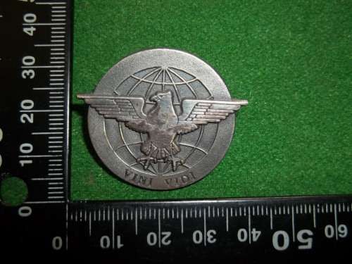 SDF / SANDF INTELLIGENCE REGT. BERET BADGE. PINS INTACT