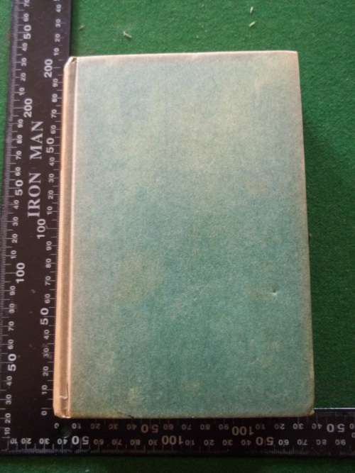 WILBUR SMITH ... WHEN THE LION FEEDS ... HARDCOVER .... SMALL SIZE