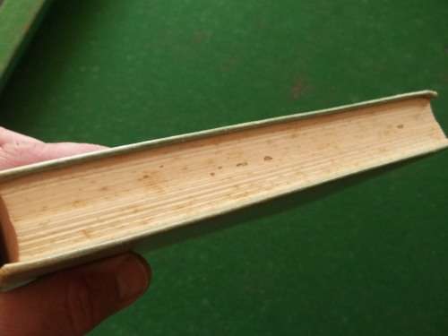 WILBUR SMITH ... WHEN THE LION FEEDS ... HARDCOVER .... SMALL SIZE