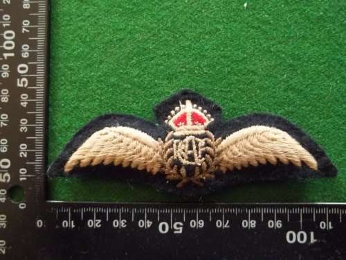 RCAF .. ROYAL CANADIAN AIR FORCE PILOTS WING .. PADDED