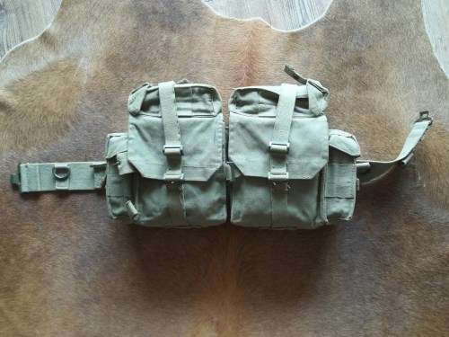SADF .. KIDNEY POUCHES . COMPLETE