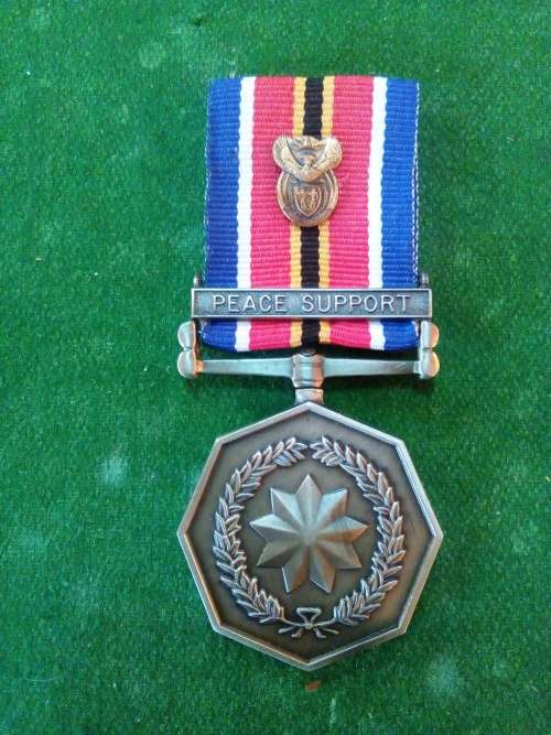 SADF / SANDF TSHUMELO (GSM) MEDAL WITH PEACE SUPPORT BAR AND MENTION IN DESPATCHES
