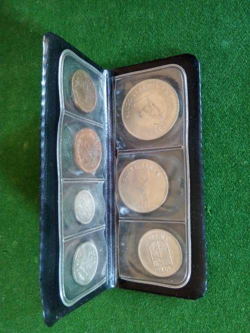 COINS OF RHODESIA COIN SET / SMALL FOLDER