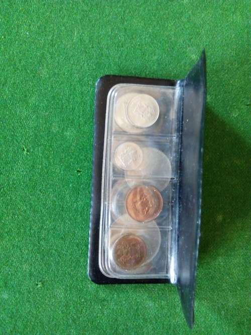 COINS OF RHODESIA COIN SET / SMALL FOLDER