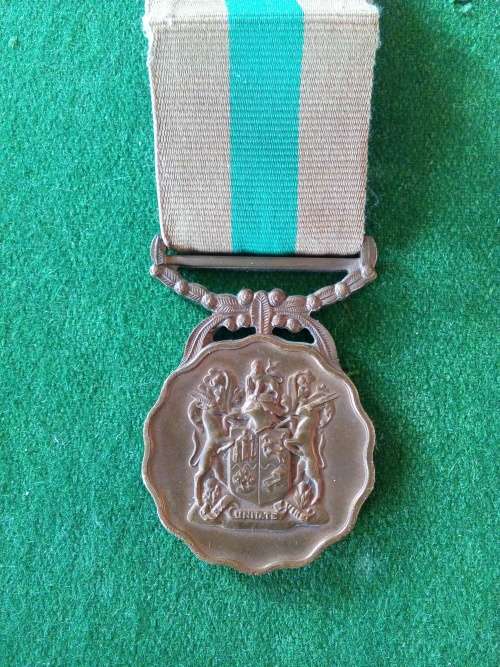 SADF 10 YEARS SERVICE MEDAL BRONZE .. FULL SIZE .. NUMBERED