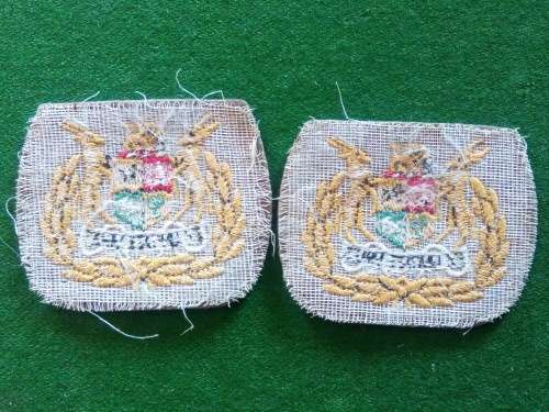 SADF WO1 EMBROIDED RANK PAIR (COLOUR) .. ONE BADGE WITH MOTH DAMADGE
